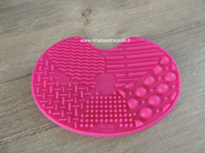 40 ANS EN BEAUTE-SIGMA-BEAUTY-NEED IT - MYSTERY BOX SPA CLEANING BRUSHES.jpg