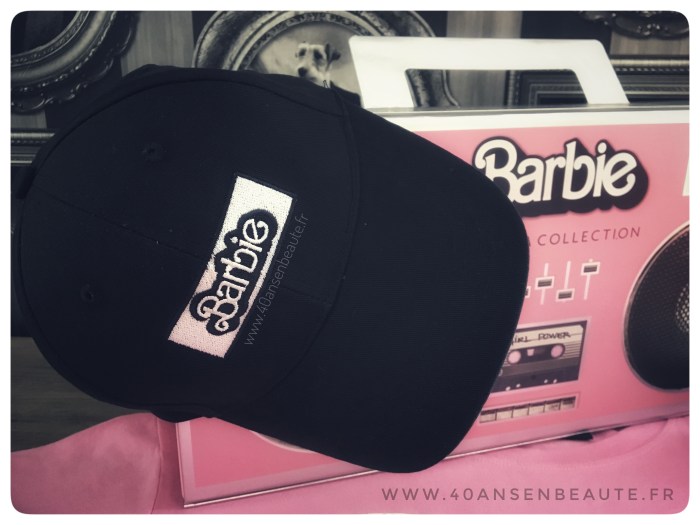 CASQUETTE-BARBIE-COFFRET-SEPHORA-COLLECTION-RADIOCASSETTE.JPG